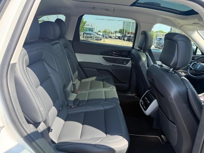 new 2025 Lincoln Nautilus car, priced at $56,659