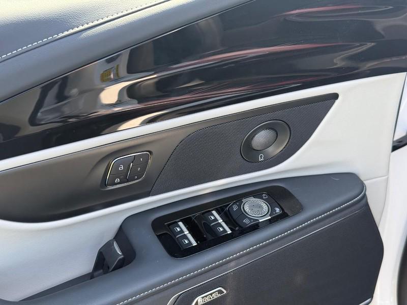new 2025 Lincoln Nautilus car, priced at $56,659