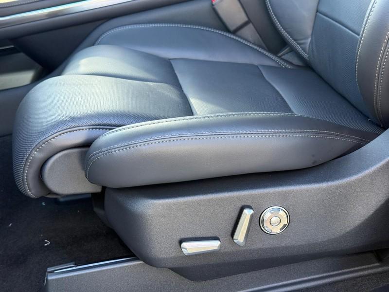 new 2025 Lincoln Navigator car, priced at $109,935