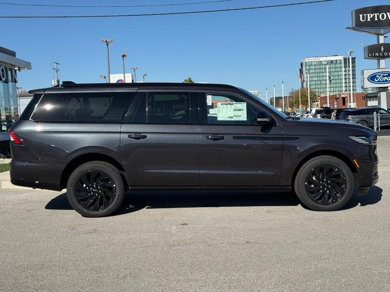 new 2025 Lincoln Navigator car, priced at $109,935