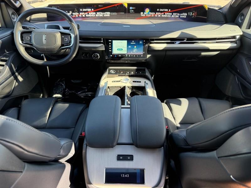 new 2025 Lincoln Navigator car, priced at $109,935