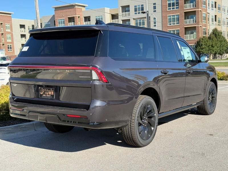 new 2025 Lincoln Navigator car, priced at $109,935