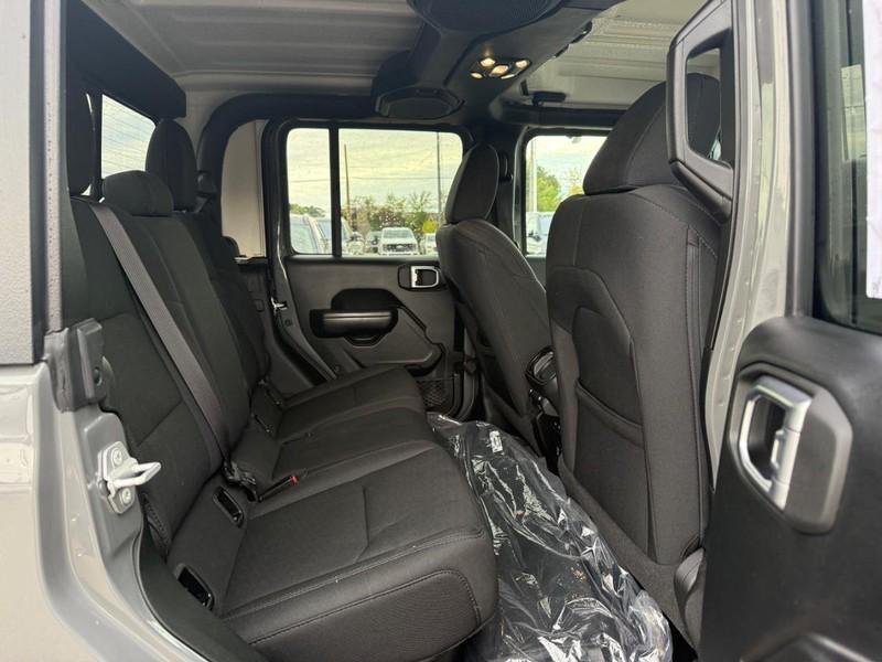 used 2021 Jeep Gladiator car, priced at $30,995