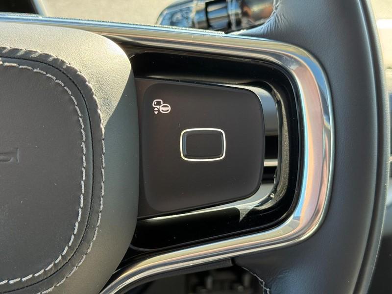 new 2025 Lincoln Navigator car, priced at $106,695