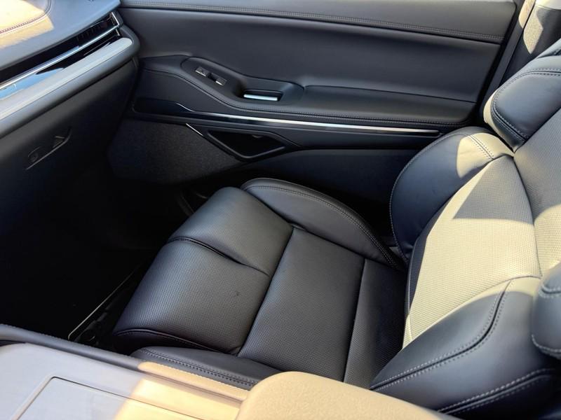 new 2025 Lincoln Navigator car, priced at $106,695