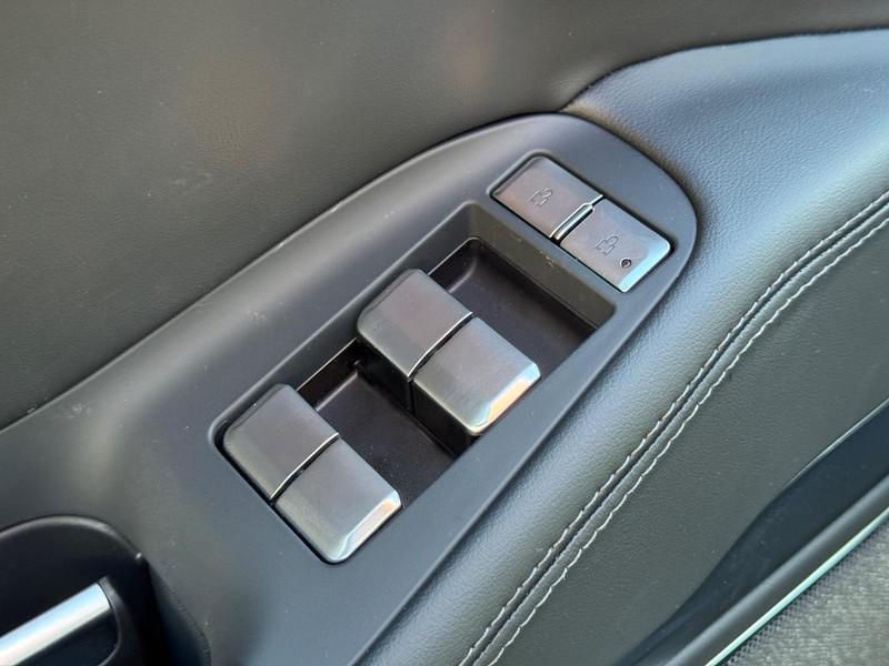 new 2025 Lincoln Navigator car, priced at $106,695
