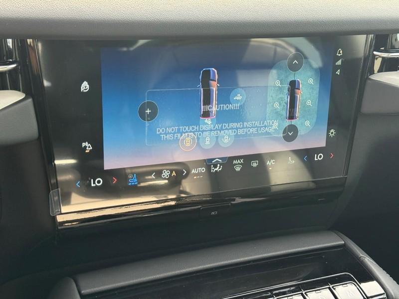 new 2025 Lincoln Navigator car, priced at $105,930