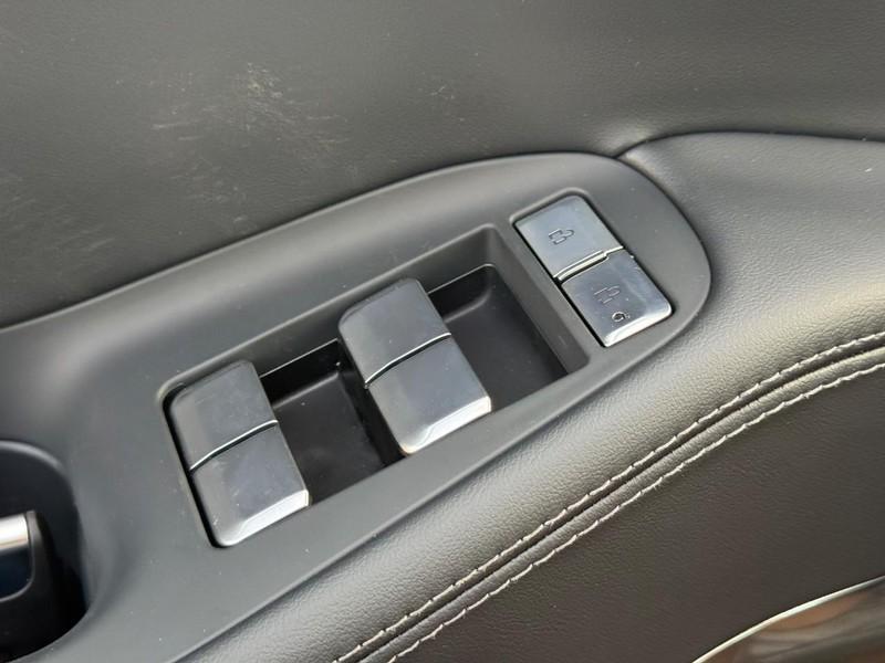 new 2025 Lincoln Navigator car, priced at $105,930