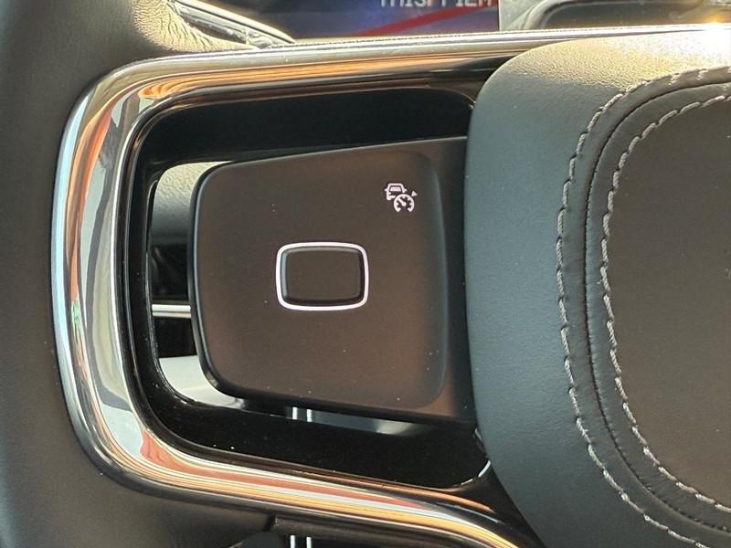 new 2025 Lincoln Navigator car, priced at $105,930