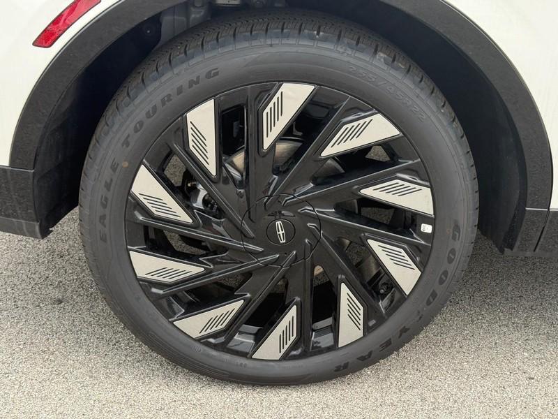 new 2025 Lincoln Nautilus car, priced at $68,664