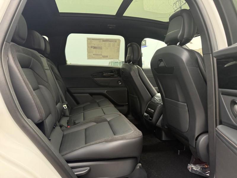 new 2025 Lincoln Nautilus car, priced at $68,664