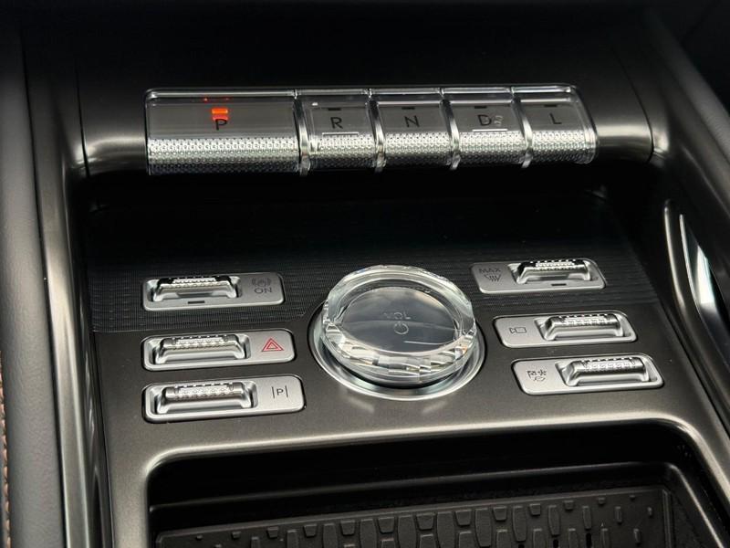 new 2025 Lincoln Nautilus car, priced at $68,664