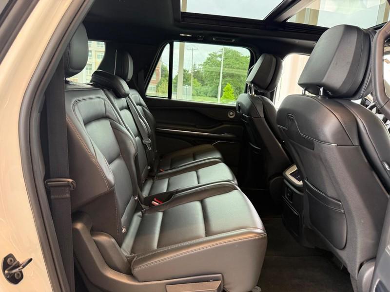 new 2025 Lincoln Navigator car, priced at $108,300