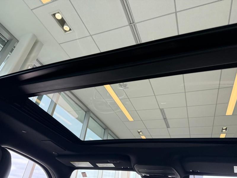 new 2025 Lincoln Navigator car, priced at $108,300