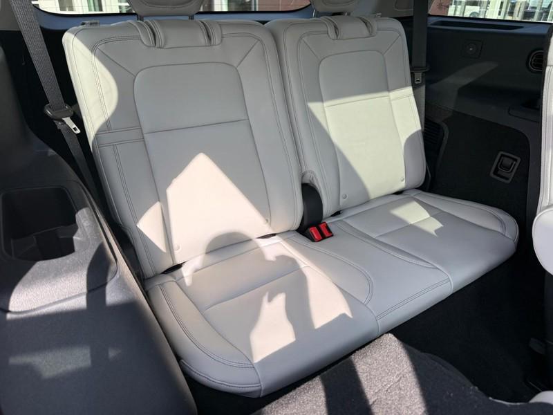 new 2025 Lincoln Aviator car, priced at $76,474