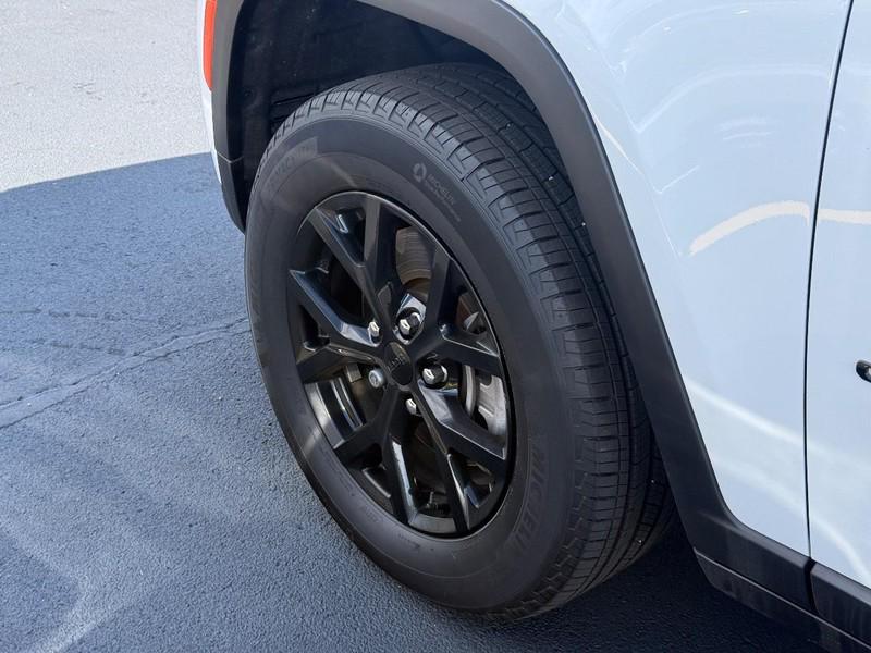 used 2025 Jeep Grand Cherokee L car, priced at $38,995