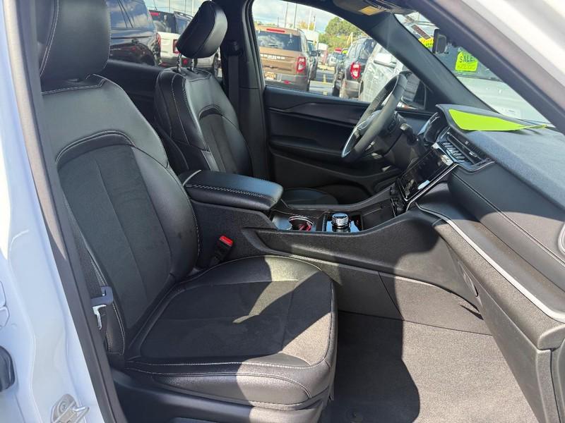 used 2025 Jeep Grand Cherokee L car, priced at $38,995
