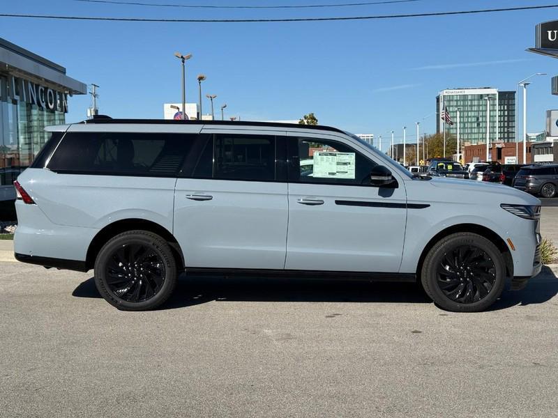 new 2025 Lincoln Navigator car, priced at $108,830