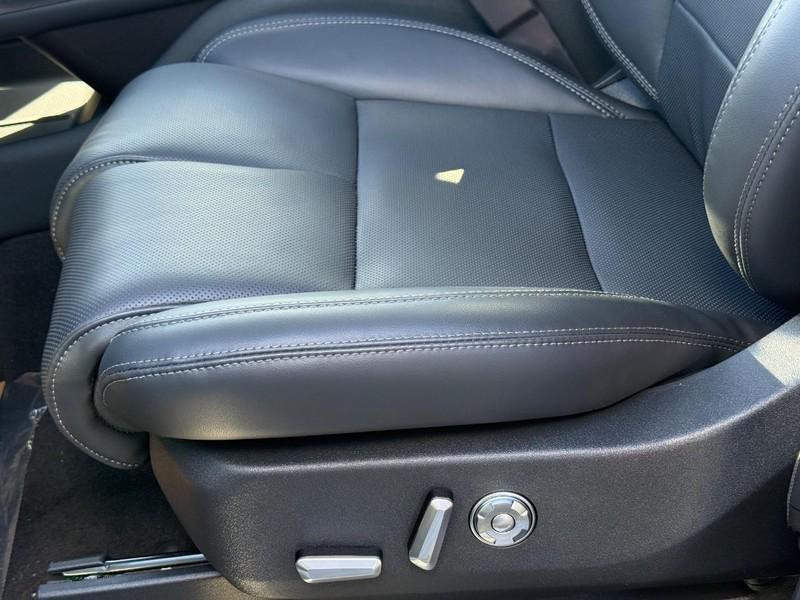 new 2025 Lincoln Navigator car, priced at $108,830