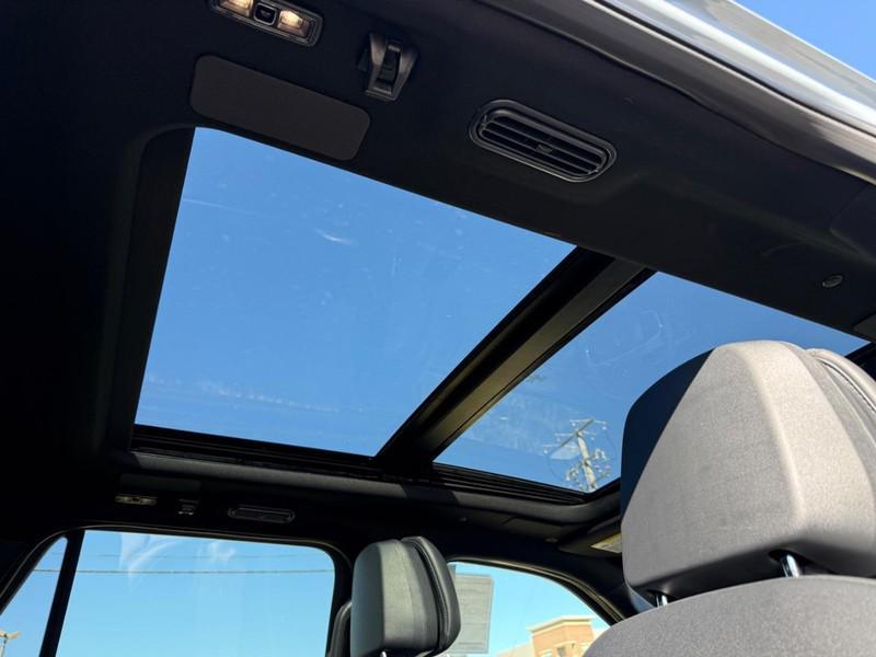 new 2025 Lincoln Navigator car, priced at $108,830