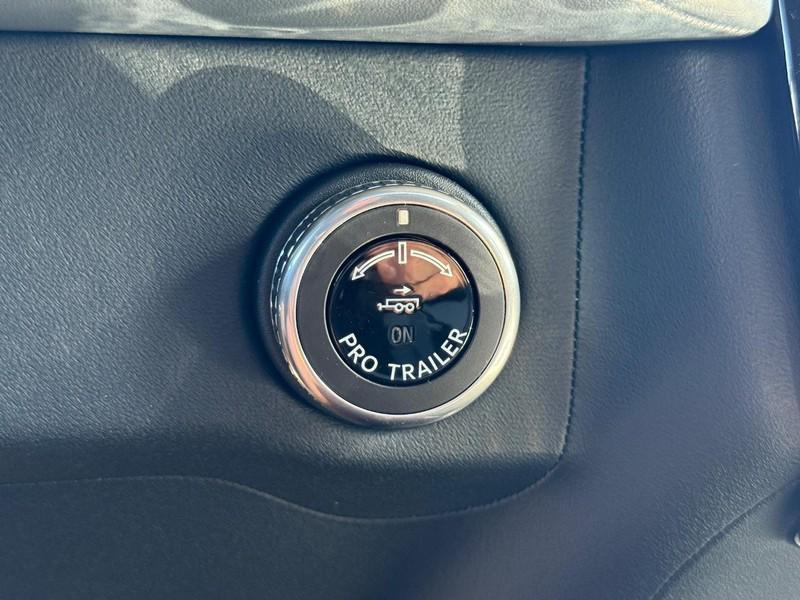 new 2025 Lincoln Navigator car, priced at $108,830