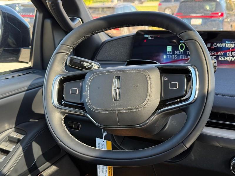 new 2025 Lincoln Navigator car, priced at $108,830