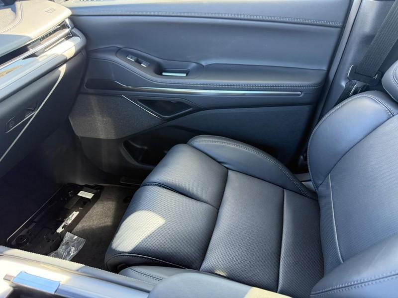 new 2025 Lincoln Navigator car, priced at $108,830