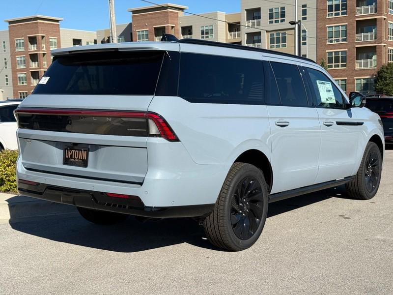 new 2025 Lincoln Navigator car, priced at $108,830