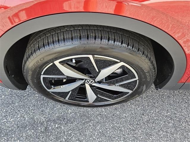 new 2025 Volkswagen ID.4 car, priced at $57,121