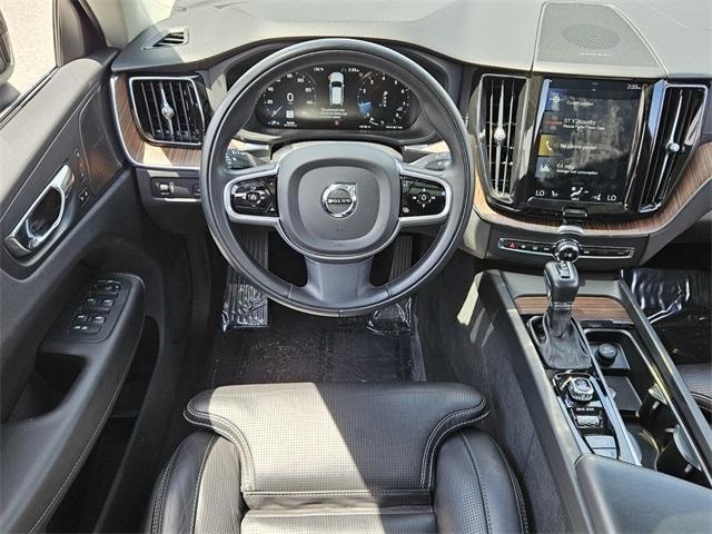 used 2020 Volvo XC60 car, priced at $26,275