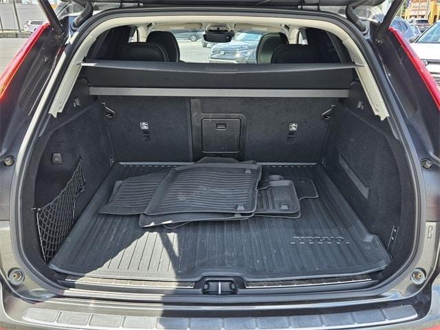 used 2020 Volvo XC60 car, priced at $26,275