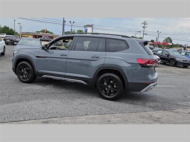 new 2024 Volkswagen Atlas car, priced at $51,251