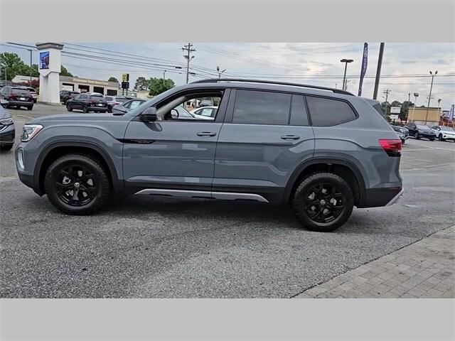 new 2024 Volkswagen Atlas car, priced at $51,251