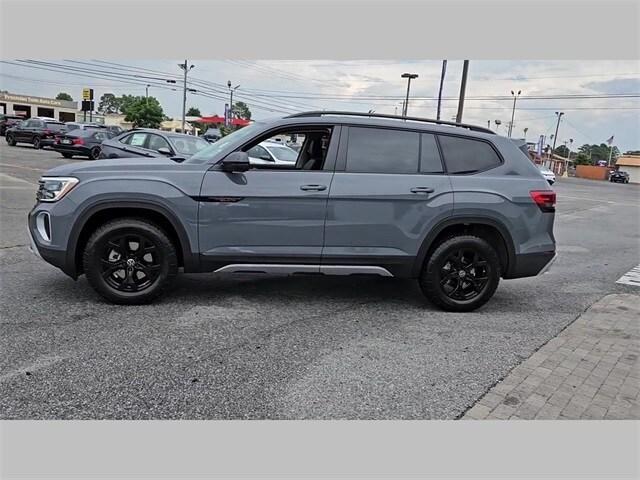 new 2024 Volkswagen Atlas car, priced at $51,251