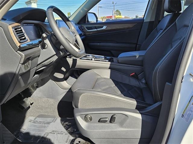 new 2025 Volkswagen Atlas car, priced at $43,421