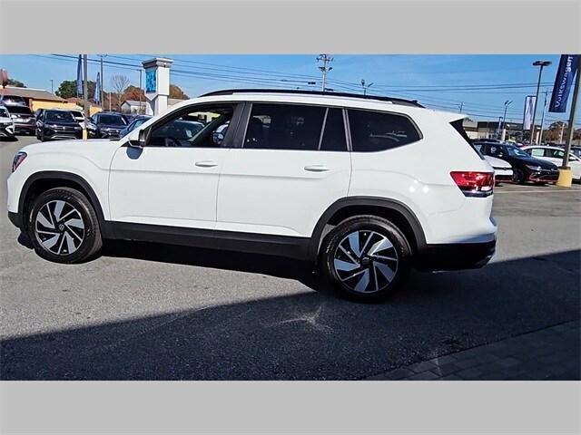 new 2025 Volkswagen Atlas car, priced at $43,421