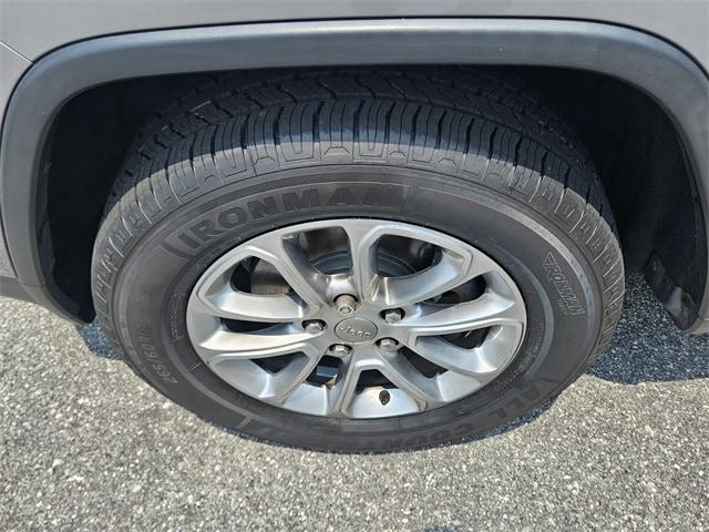 used 2015 Jeep Grand Cherokee car, priced at $13,693