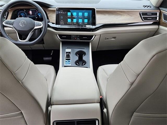 new 2026 Volkswagen Atlas car, priced at $39,357