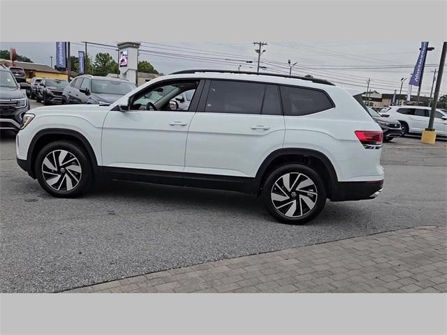 new 2024 Volkswagen Atlas car, priced at $45,091