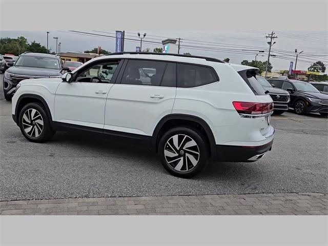 new 2024 Volkswagen Atlas car, priced at $45,091