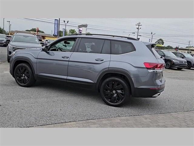 new 2024 Volkswagen Atlas car, priced at $43,096