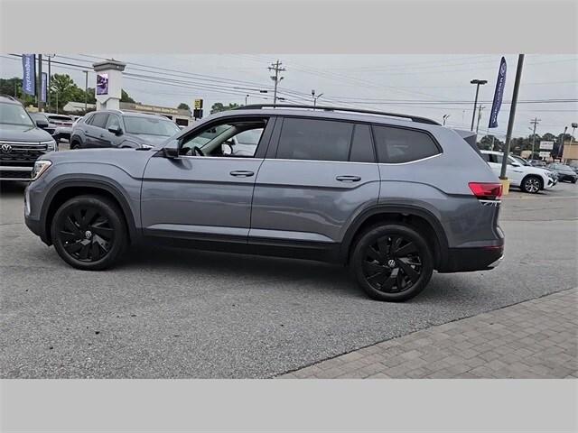 new 2024 Volkswagen Atlas car, priced at $43,096