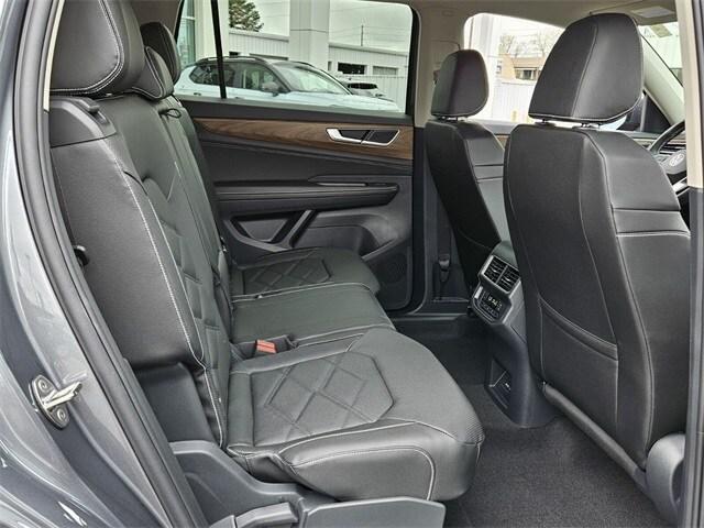 new 2025 Volkswagen Atlas car, priced at $40,662