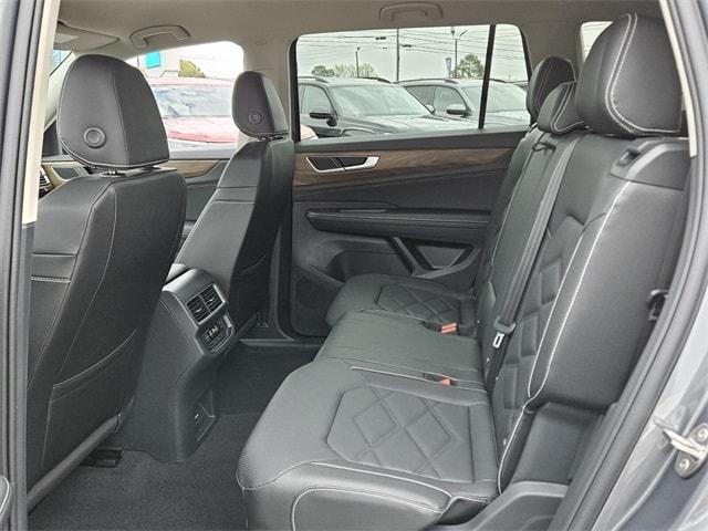 new 2025 Volkswagen Atlas car, priced at $39,662