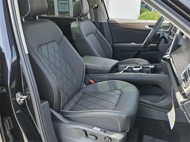 new 2025 Volkswagen Atlas car, priced at $55,162