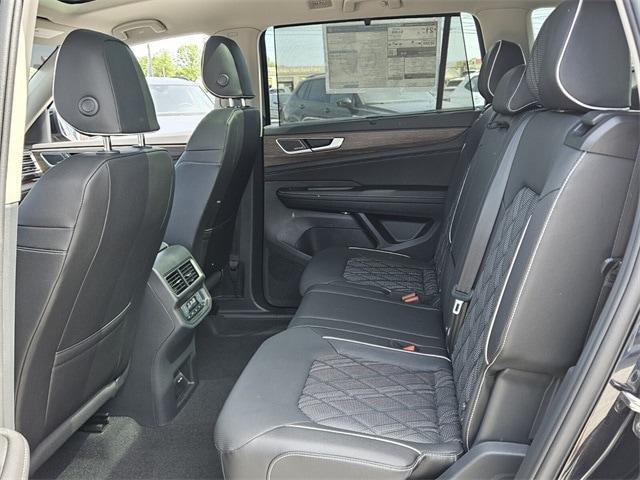 new 2025 Volkswagen Atlas car, priced at $55,162
