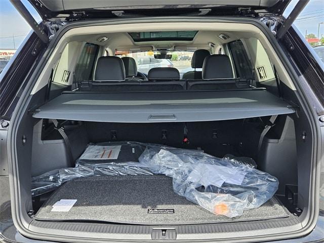 new 2025 Volkswagen Atlas car, priced at $55,162