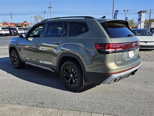 new 2025 Volkswagen Atlas car, priced at $48,501