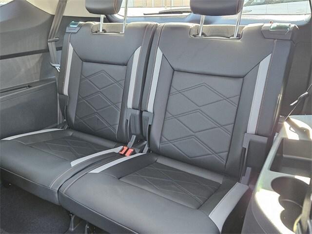 new 2025 Volkswagen Atlas car, priced at $48,001