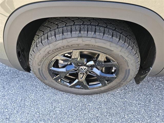 new 2025 Volkswagen Atlas car, priced at $48,001